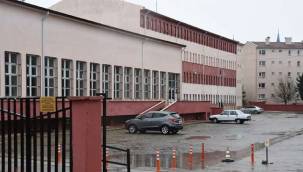 Öğretmenin testi pozitif çıktı, 34 öğrenci karantinaya alındı