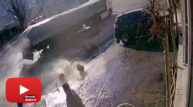 &#039;Polis dövdü&#039; dedi! Nezarethanede kafasını parmaklıklara vurduğu anlar kameralara yansıdı