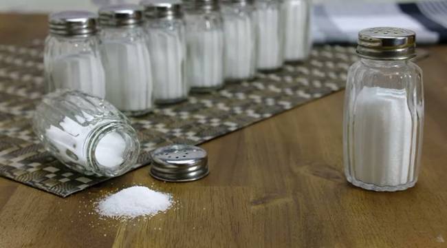 Sağlık Bakanlığı: Yemeklerde tuz yerine limon, sirke, baharat kullanın