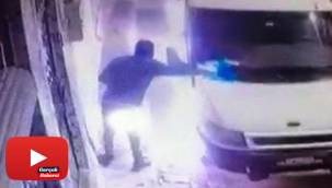 Şanlıurfa’da minibüsün kundaklanma anı kamerada