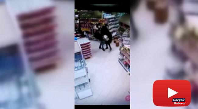 Süper markette kadınların kavgası kameraya yansıdı