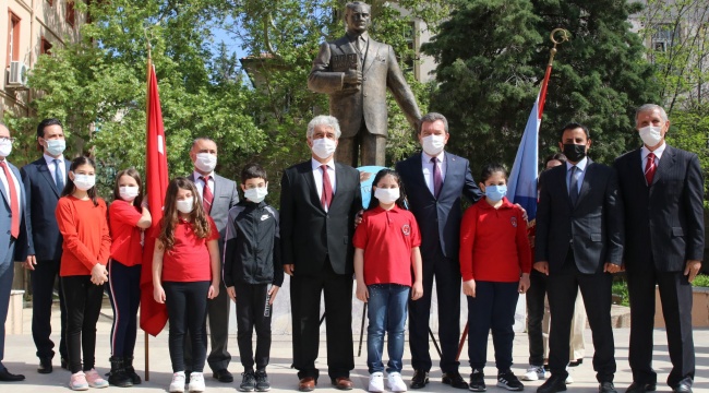 23 Nisan coşkusu Bergama’da törenle kutlandı