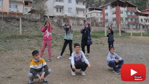 Ağaç dallarından yaptıkları ok ve yayla Türk okçularına özendiler