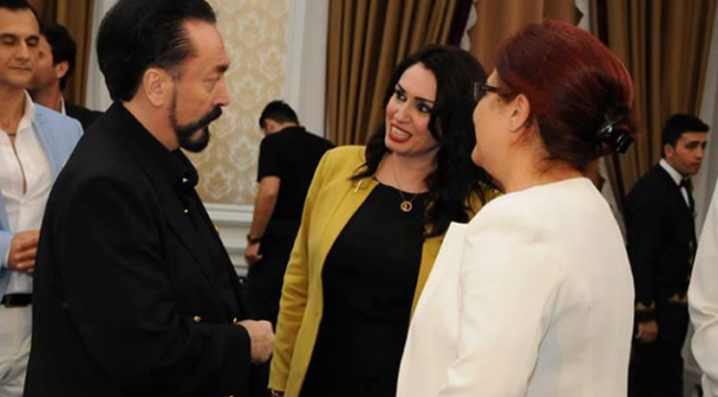 Derya Yanık, Adnan Oktar'ın Çırağan Sarayı'ndaki davetine katılmış
