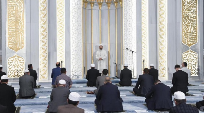 Diyanet İşleri Başkanı Erbaş'tan "teravih" açıklaması: Camilerde değil evlerimizde kılmanın uygun olduğuna karar verdik