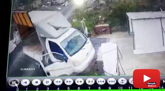 Freni boşalan kamyonetin altında kalan sürücü burnu kanamadan kurtuldu