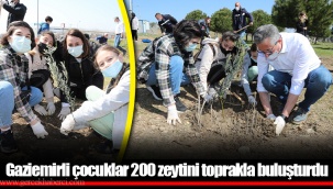 Gaziemirli çocuklar 200 zeytini toprakla buluşturdu