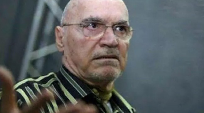 Hıncal Uluç&#039;tan Bakan Koca&#039;ya: Sorularımdan korkuyor musunuz, yoksa işinize mi gelmiyor cevap vermek?