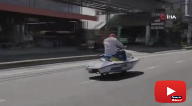 Jet skiye teker taktı otobana çıktı