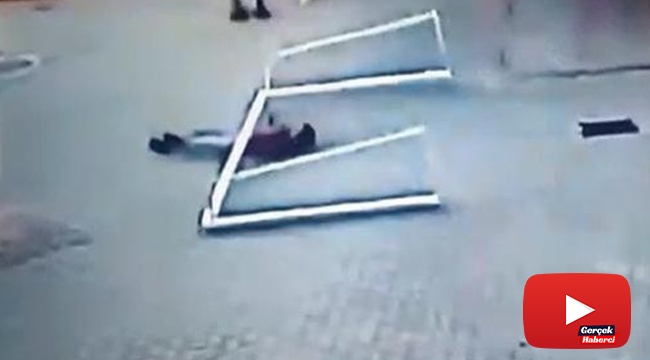 Kale direğinin altında böyle kaldı