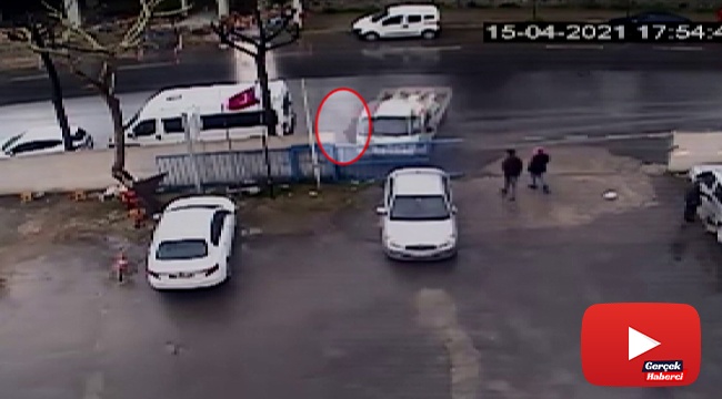 Kamyonetin yayaya çarptığı feci kaza kamerada