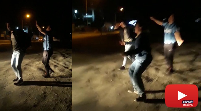 Kısıtlamayı hiçe sayan gençler yol kenarında müzik çalıp oynadı