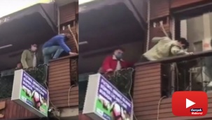 Polisi görünce kafenin balkonundan yan balkona böyle kaçtılar