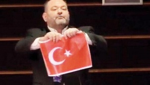 Türk bayrağını yırtmıştı... Yunan milletvekilinin dokunulmazlığı kaldırıldı