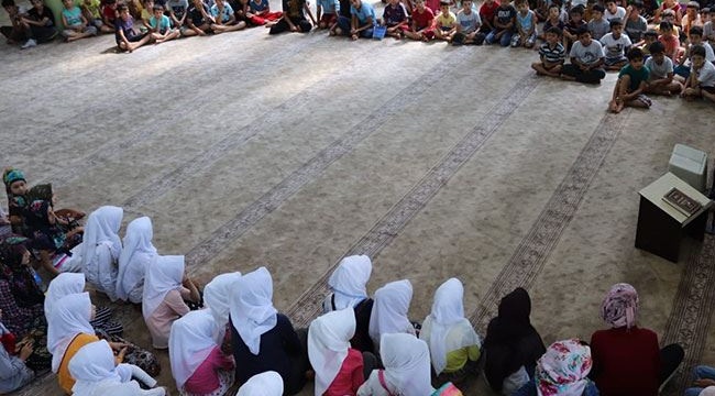 Yasadışı olarak varlığını sürdüren medreselerde ortaçağ düzeni