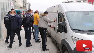 Yola kan sızdıran kamyonetin kapısı açılınca gerçek ortaya çıktı