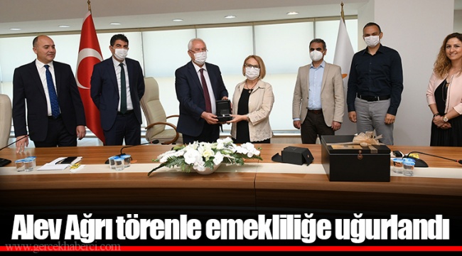 Alev Ağrı törenle emekliliğe uğurlandı