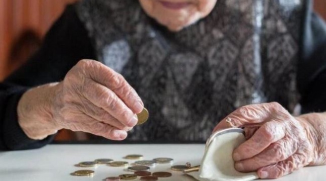 Emekliler maaşlarını çekebilecek mi? İçişleri Bakanlığı merak edilen soruları yanıtladı