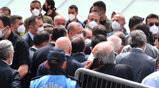 Erdoğan, tam kısıtlamada kalabalık bir grupla Ümraniye Belediye Başkanı'nın babasının cenaze namazına katıldı