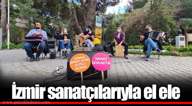 İzmir sanatçılarıyla el ele
