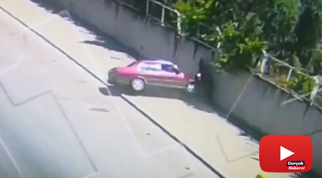 Kaldırımda gelen ölüm kameraya yansıdı