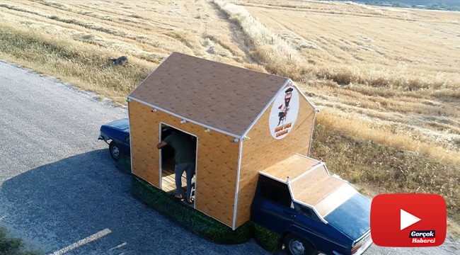 Karavana çevirdikleri otomobilde metrelik Adana kebabı keyfi yaptılar