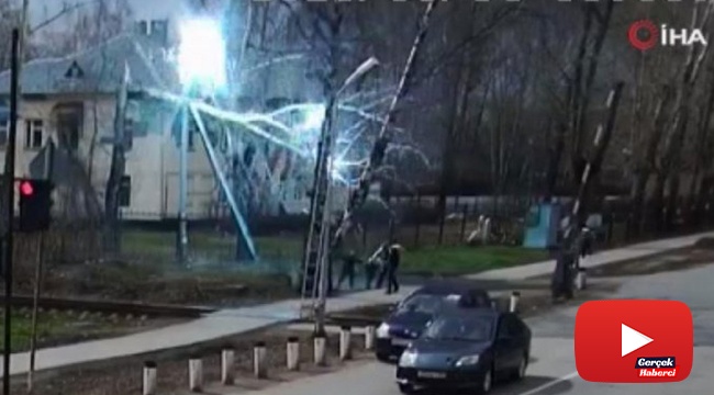 Kopan elektrik tellerinin altında kalmaktan son anda kurtuldular