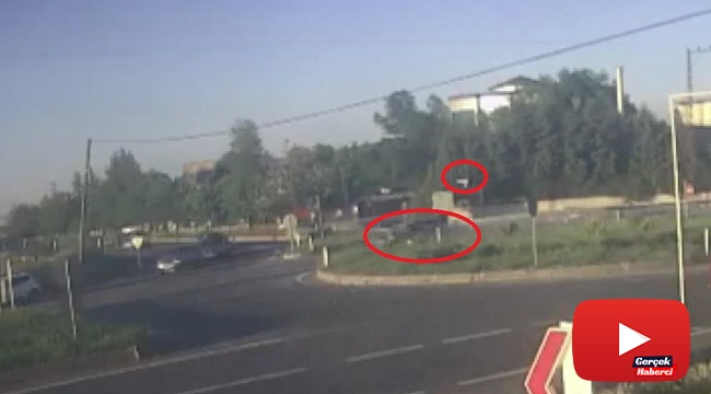 Motosikletin ikiye ayrıldığı kazanın görüntüleri ortaya çıktı