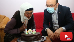 Şahide nine 103 yaşına girdi, ilk defa doğum günü kutladı, ilk defa vali gördü