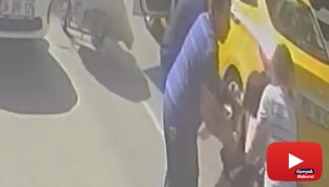 Taksici ve yolcunun kısa mesafe kavgası kamerada
