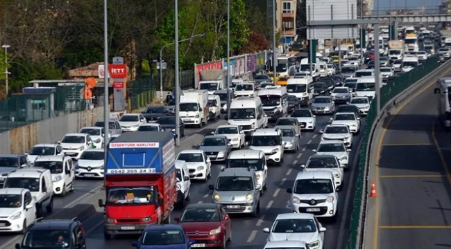 Trafikteki araç sayısı 411 bin arttı