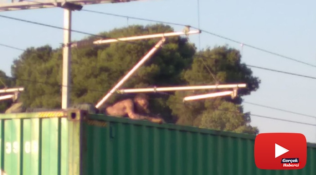 Tren vagonun üzerinde fotoğraf çekilmek isterken elektrik akımına kapıldı