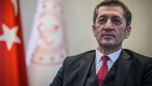 Bakan Selçuk'tan çift maaş savunması: