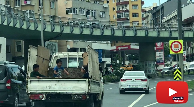 Çocukların kamyonet kasasındaki tehlikeli yolculuğu kamerada