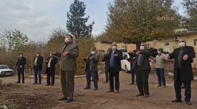 &#039;Elektrik duası&#039;na çıkılan köye DEDAŞ TOMA’larla girdi, elektrik tellerini de kesip döndü