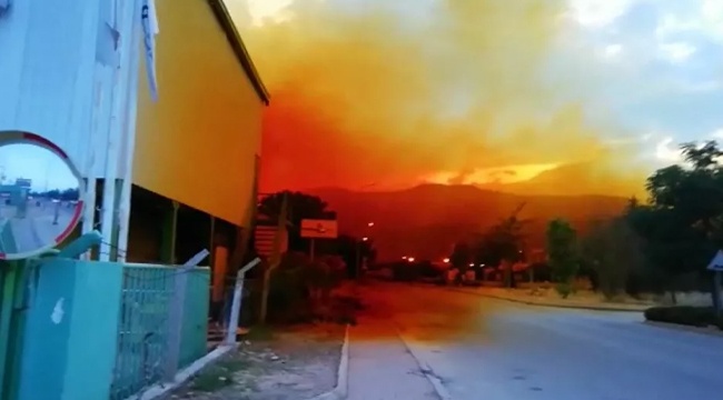 Fabrikanın asit tankı patladı, gökyüzünü asit bulutu kapladı
