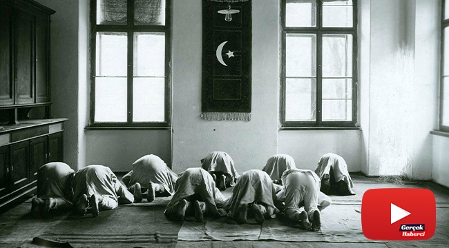 Galiçya&#039;daki Türk askerlerinin namaz kılarken çekilen fotoğrafları 104 yıl sonra ortaya çıktı