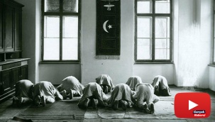 Galiçya'daki Türk askerlerinin namaz kılarken çekilen fotoğrafları 104 yıl sonra ortaya çıktı