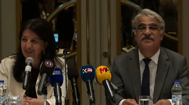 HDP Eş Genel Başkanları kapatma davasını görüşmek üzere hukukçularla bir araya geldi