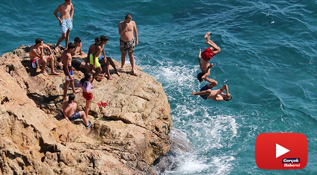 Ölüme davetiye çıkaran ters takla eğlenceleri yürekleri hoplattı