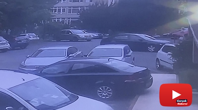 Otoparkta bir anda gaza bastı, binaya böyle çarptı