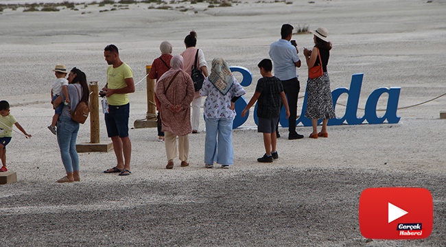 Salda Gölü ziyaretçileri ile buluşmaya başladı