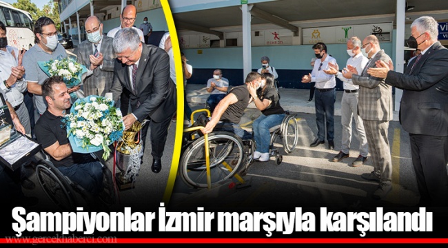 Şampiyonlar İzmir marşıyla karşılandı