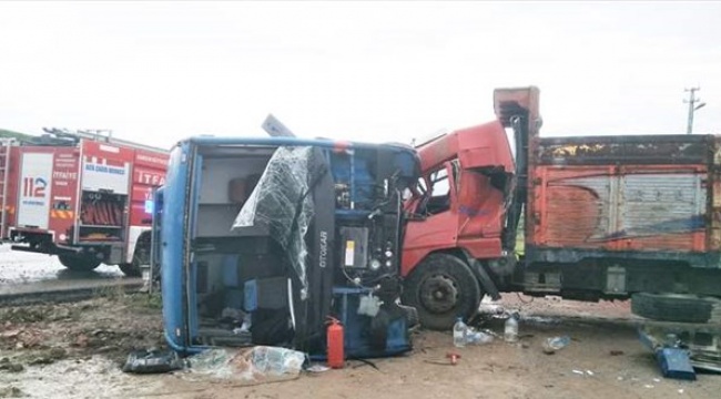 Samsun'da cezaevi aracı devrildi: 7'si askeri personel 10 yaralı