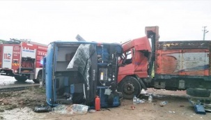 Samsun'da cezaevi aracı devrildi: 7'si askeri personel 10 yaralı
