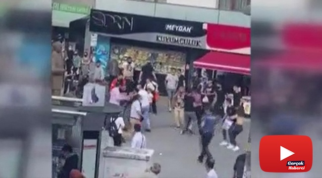 Sefaköy meydanda iki grubun kavgaya tutuştuğu anlar kamerada