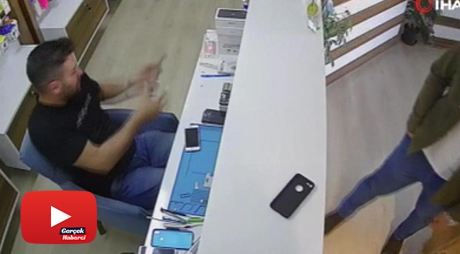 Şişen telefon bataryasının patlama anı kameraya yansıdı