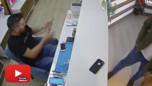 Şişen telefon bataryasının patlama anı kameraya yansıdı