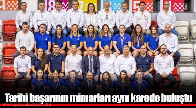 Tarihi başarının mimarları aynı karede buluştu