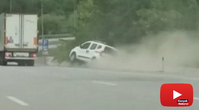 Trafikte yol verme tartışması kamerada